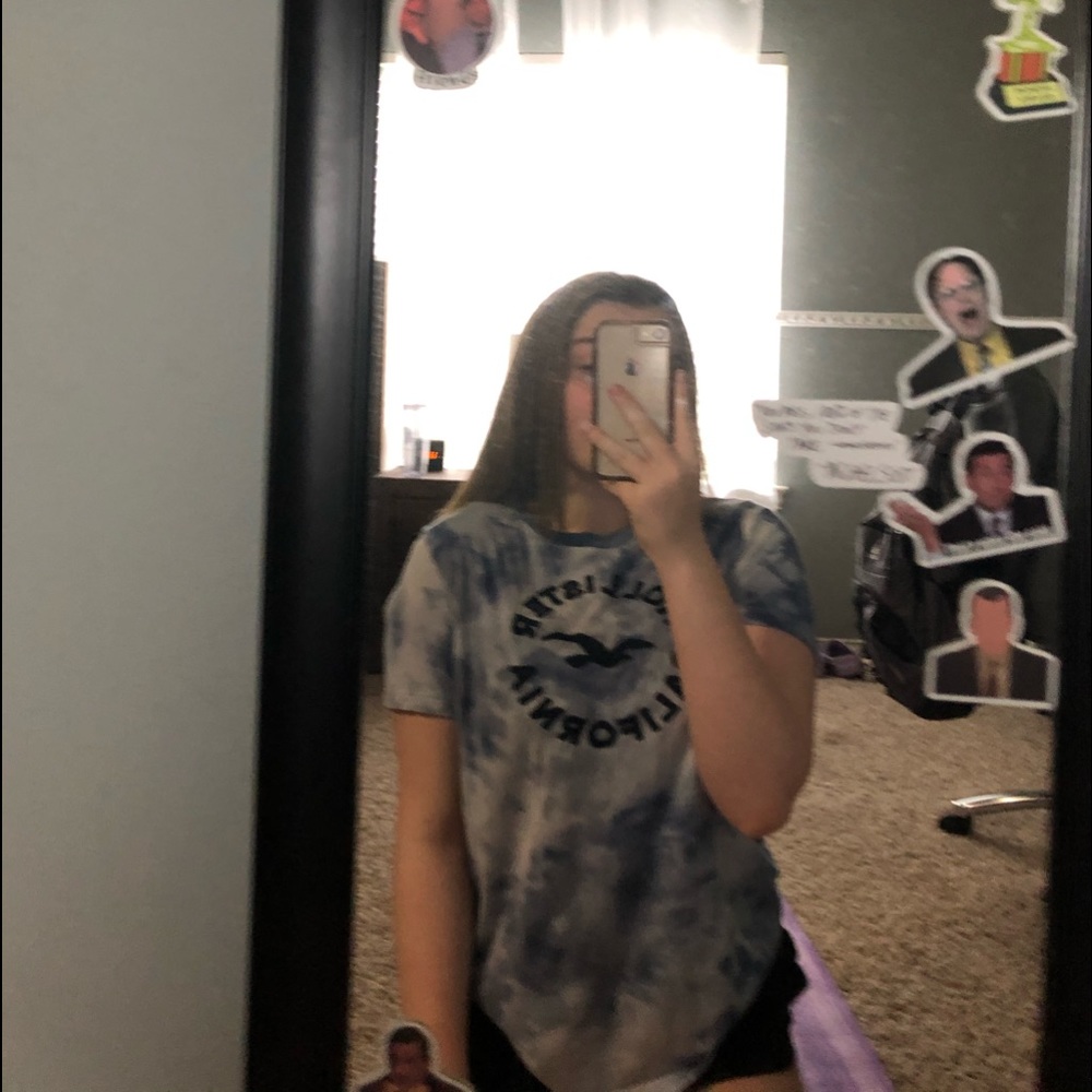 ✰tie dye hollister graphic tshirt✰